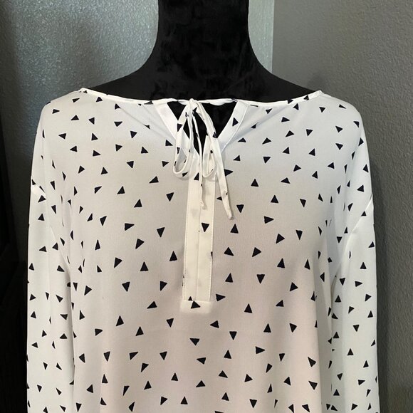 Van Heusen Blouse Women’s Size XL Tunic Geometric Sheer Keyhole Neck - Picture 3 of 11